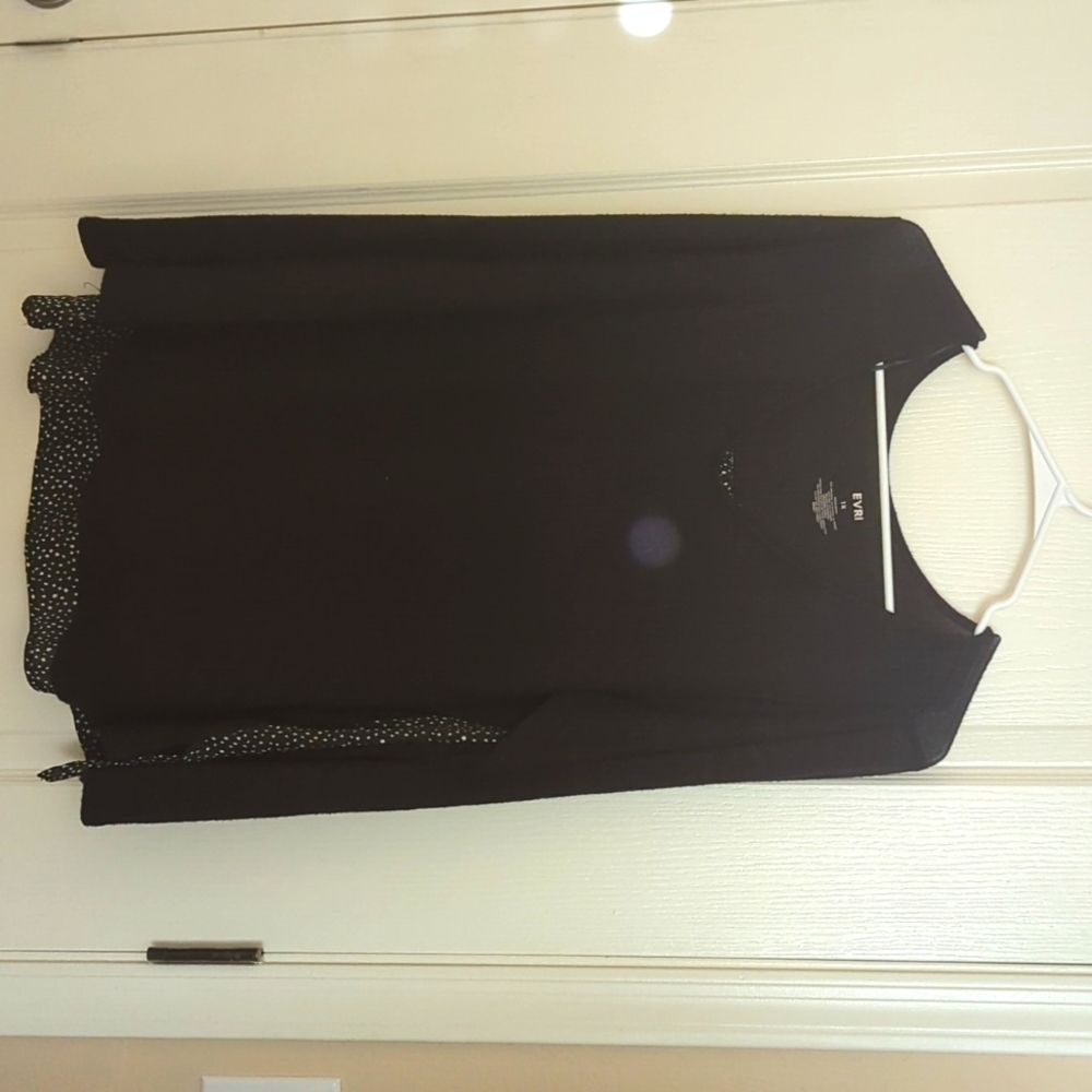 Evri- XL Black with dotted back Tshirt